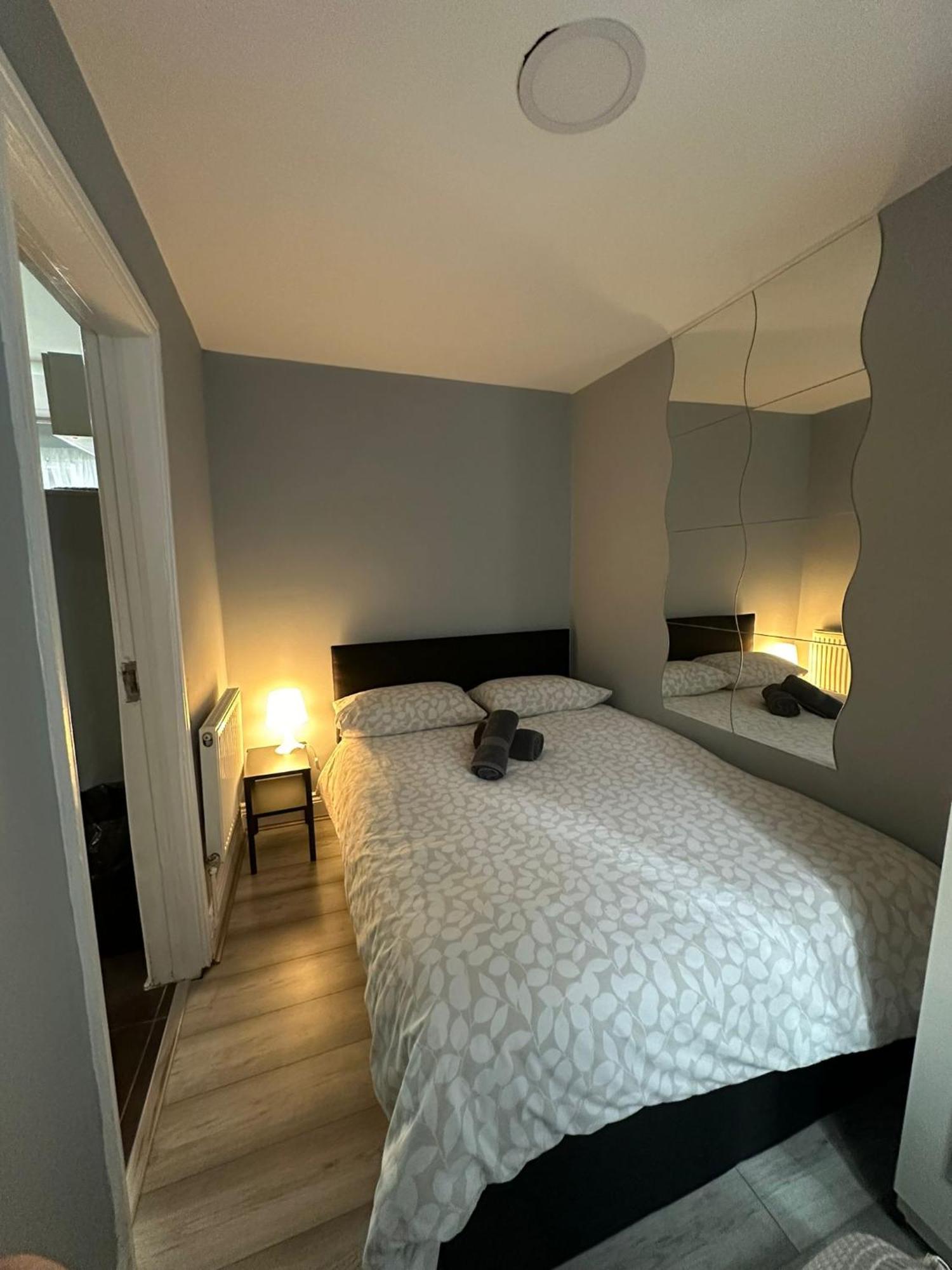 Central London - Ground Floor 2 Bedrooms Apartment מראה חיצוני תמונה